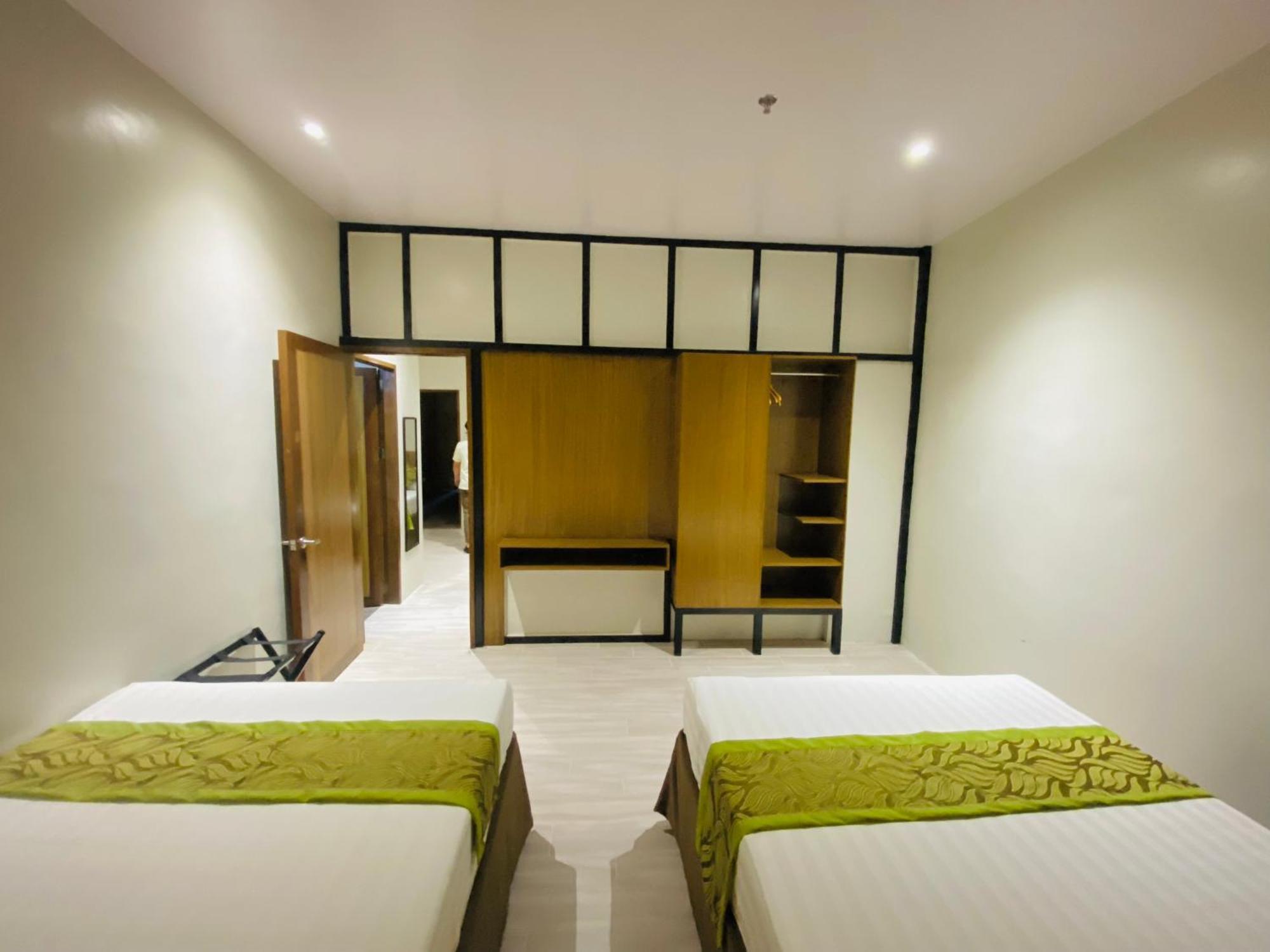 Maxi Hotel And Event Center Tagbilaran City Exterior foto